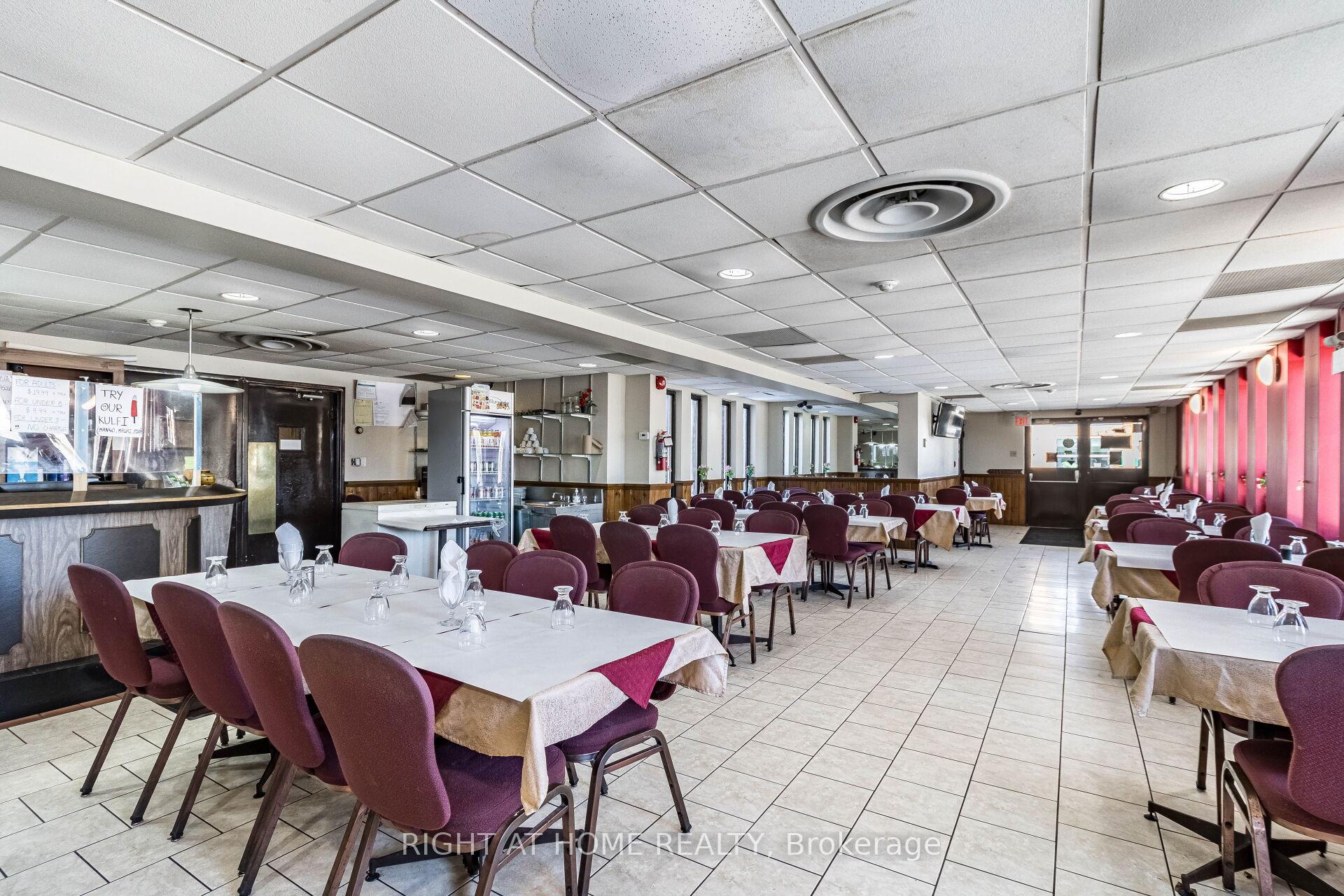 5951 Clark Avenue, Niagara Falls, ON, exterior