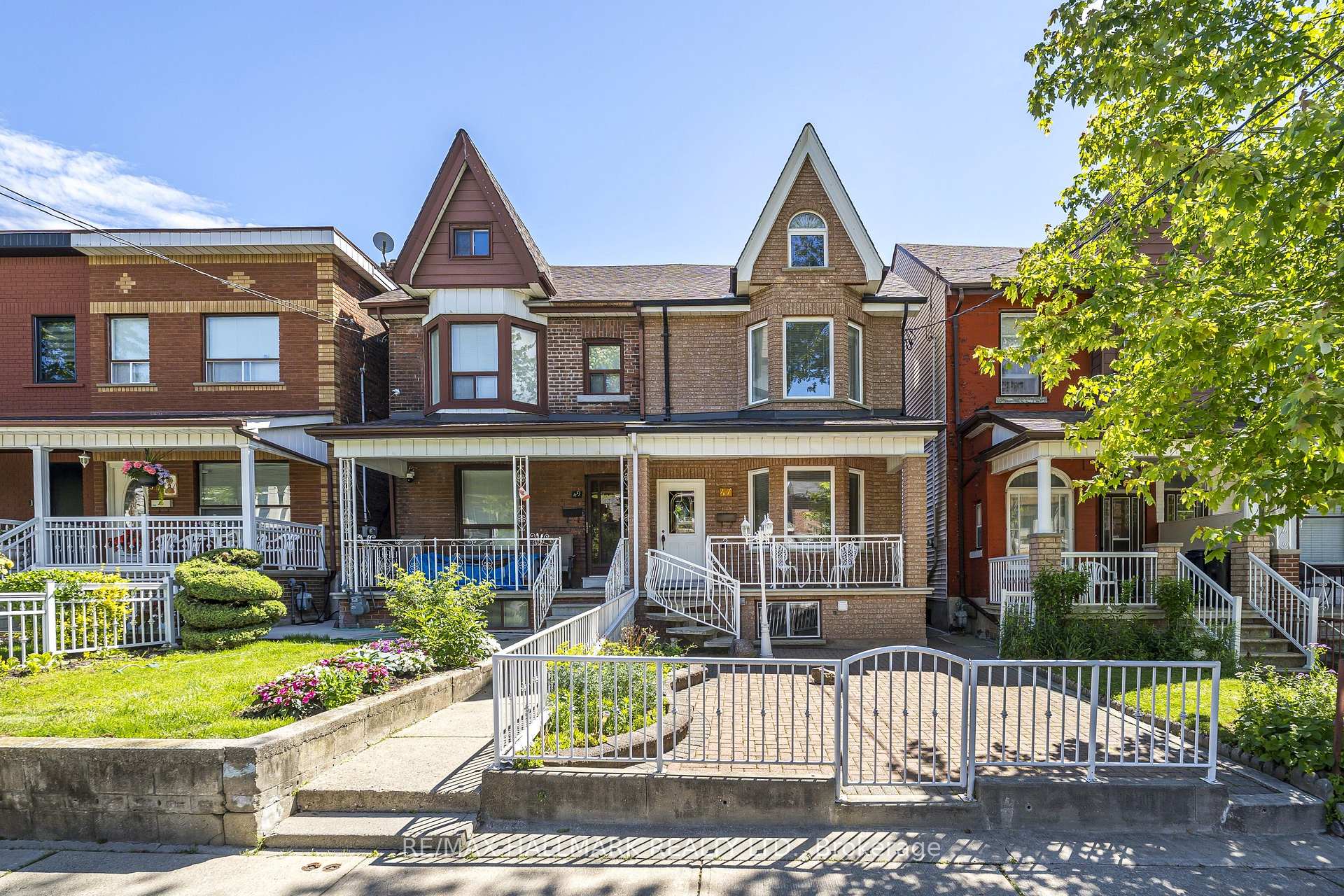 47 Montrose Avenue, Toronto C01, ON, exterior