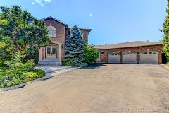 212 Burns Boulevard, King, ON, exterior