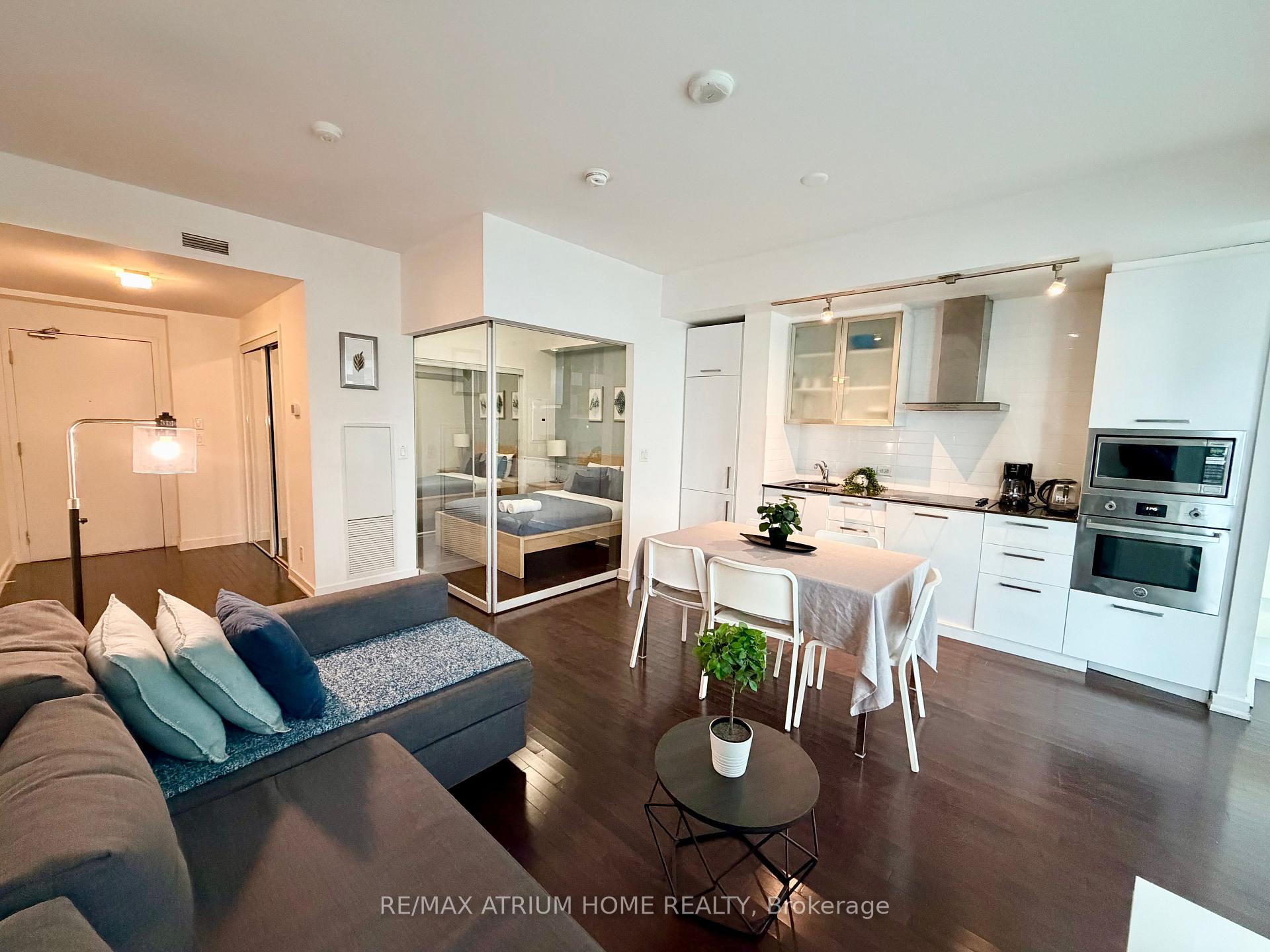 1501 - 14 York Street, Toronto C01, ON, exterior