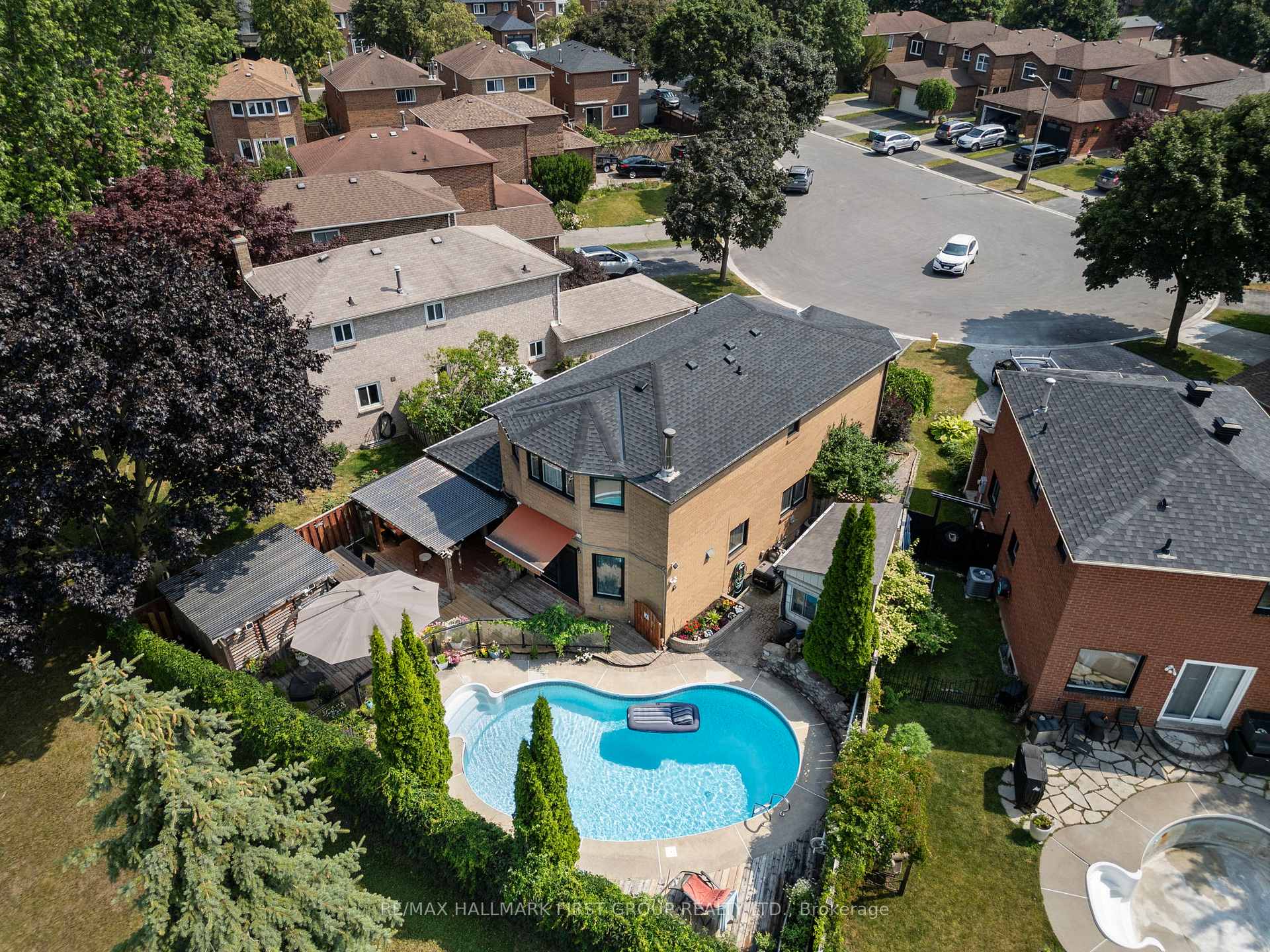 11 Bowers Court, Ajax, ON, exterior
