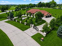 4 Loch Erne Lane, King, ON, exterior