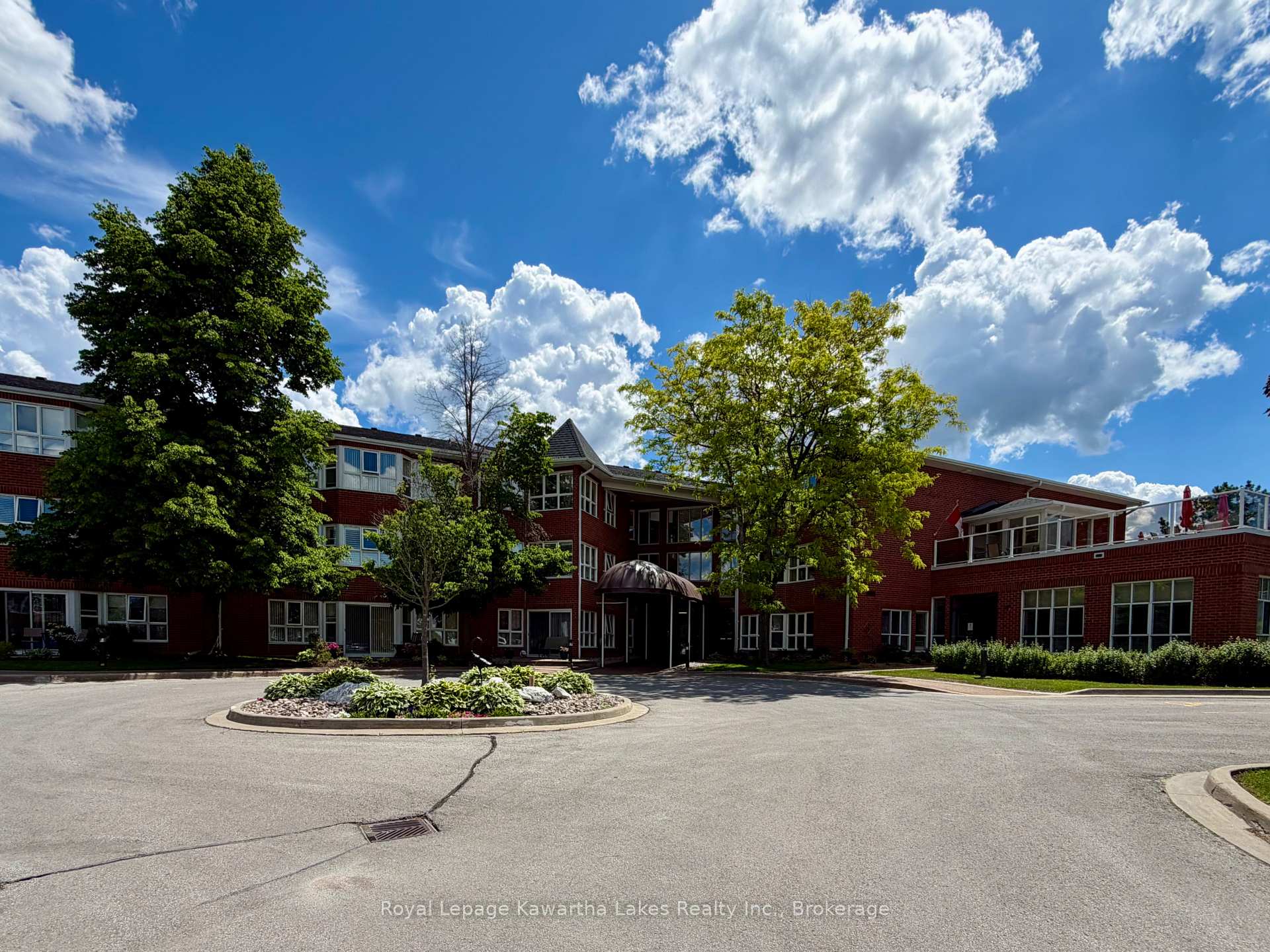 303 - 4 Heritage Way, Kawartha Lakes, ON, exterior