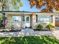 32 Madoc Drive, Brampton, ON, exterior