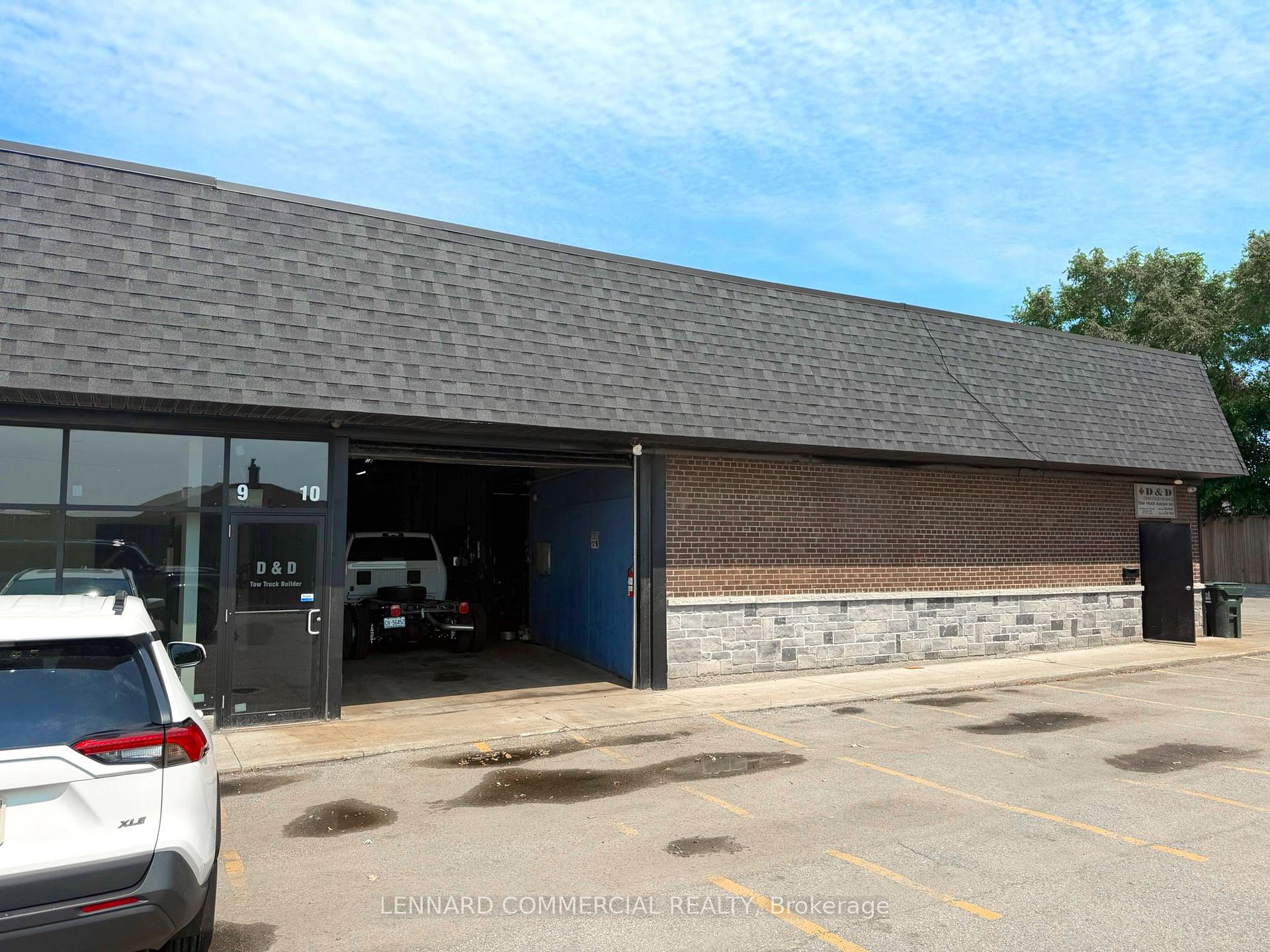 9-10 - 101 Oakdale Road, Toronto W05, ON, exterior