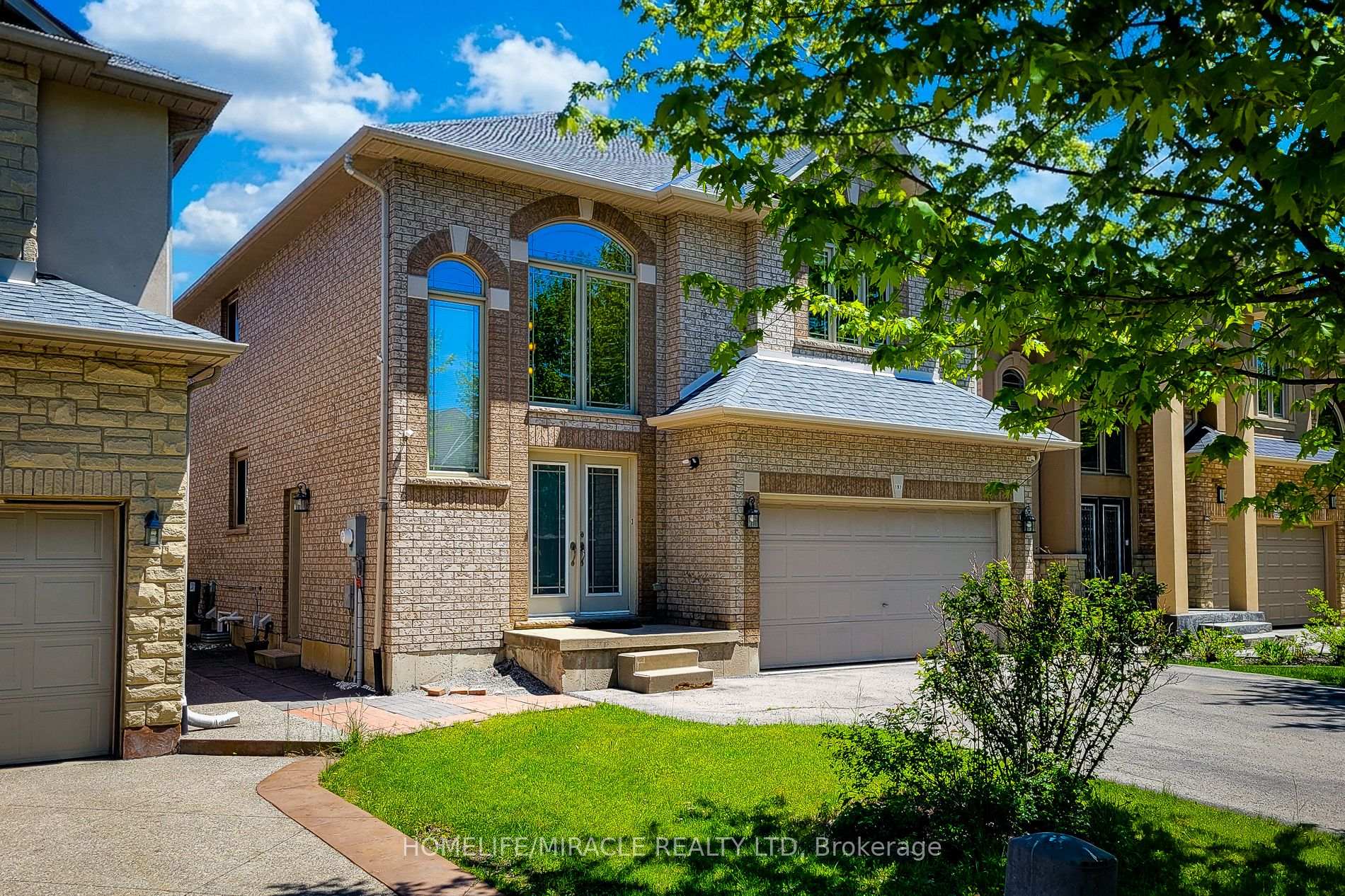197 Cloverleaf Drive, Hamilton, ON, exterior