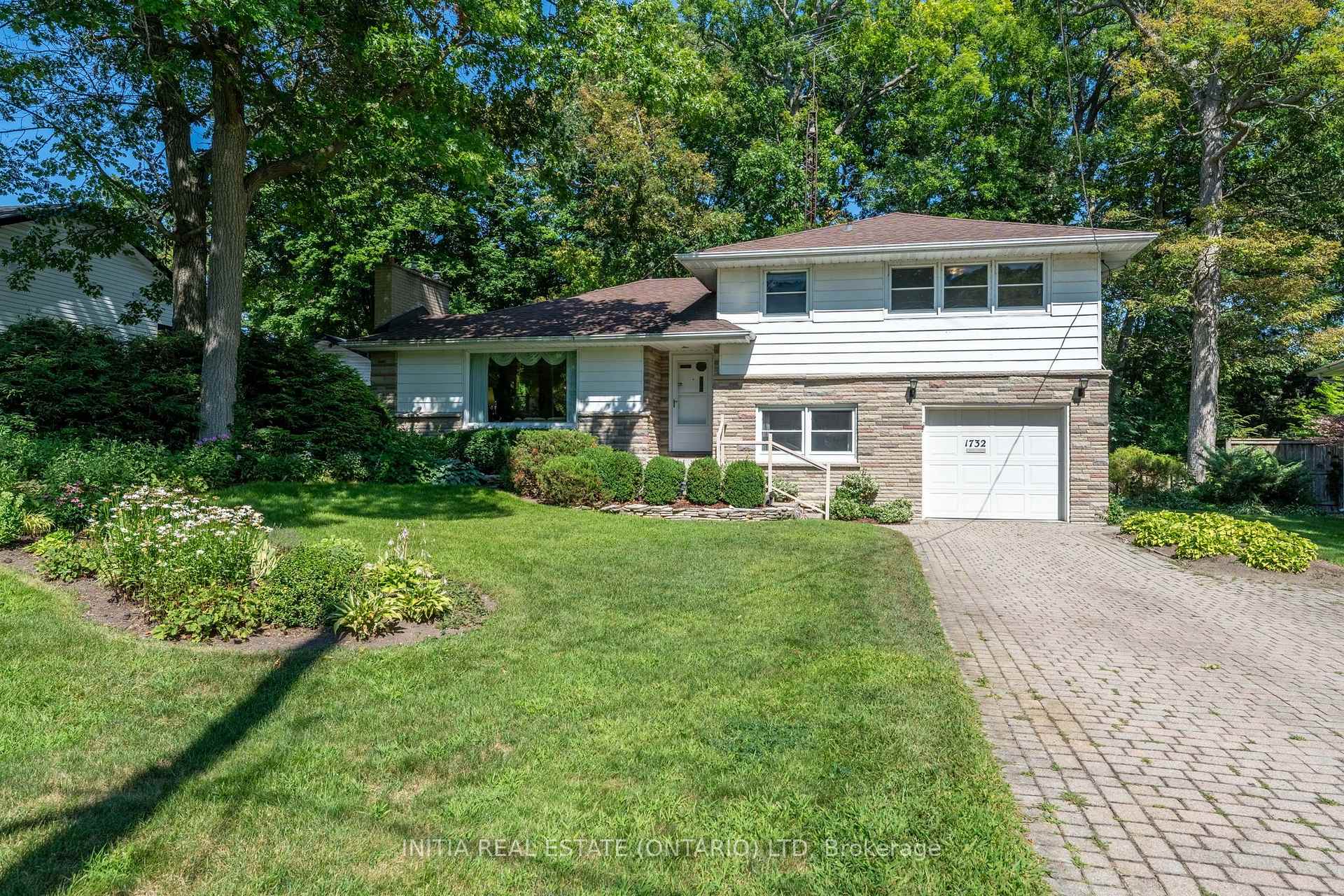 1732 Rutherglen Close, Sarnia, ON, exterior
