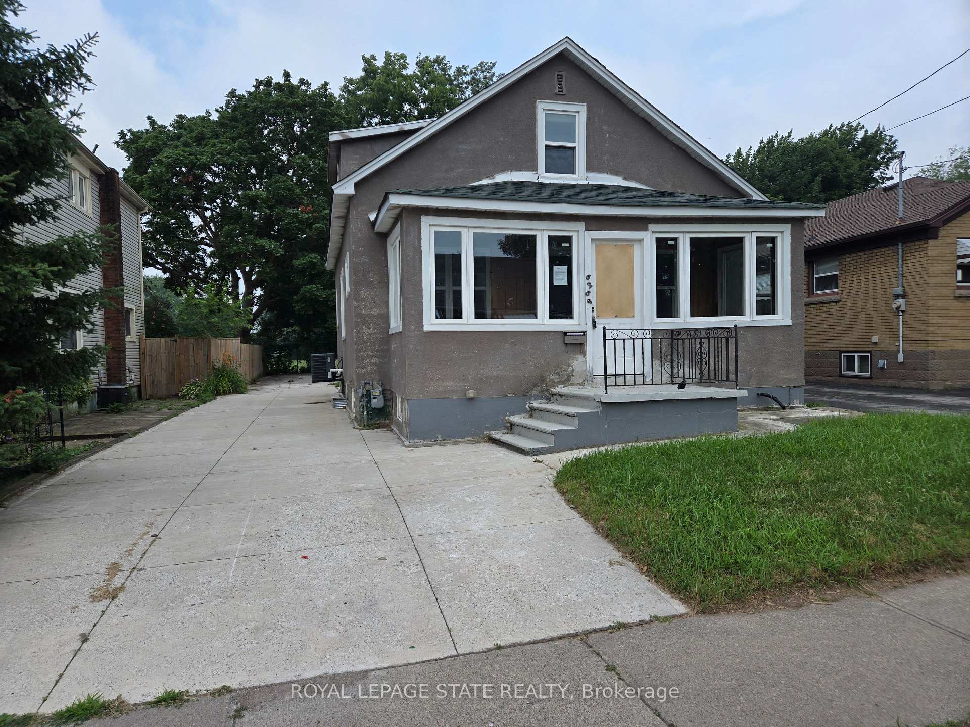 6269 Franklin Avenue, Niagara Falls, ON, exterior