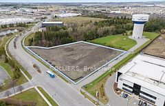 300 First Commerce Drive, Aurora, ON, exterior