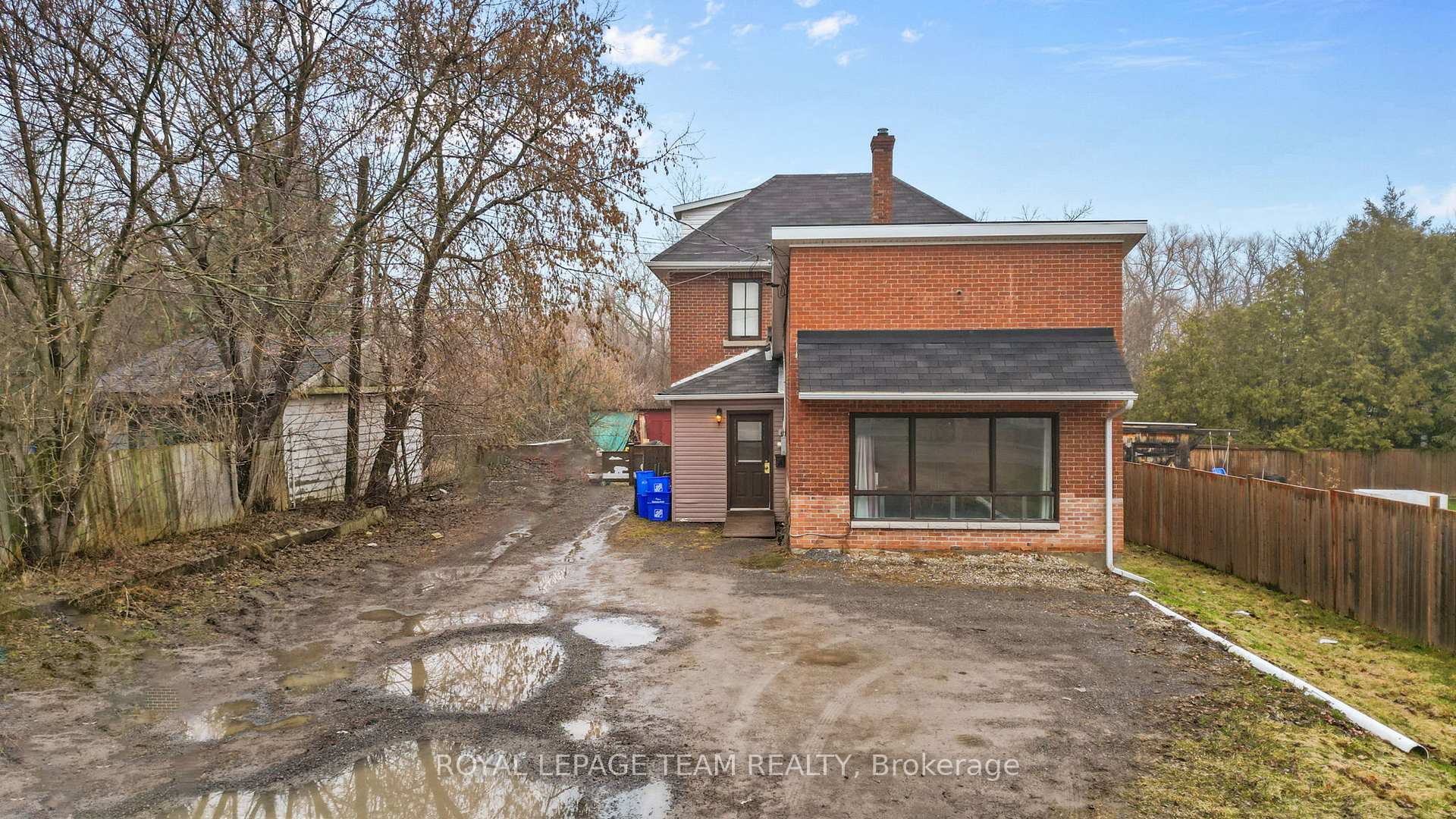 47 Daniel Street S, Arnprior, ON, exterior