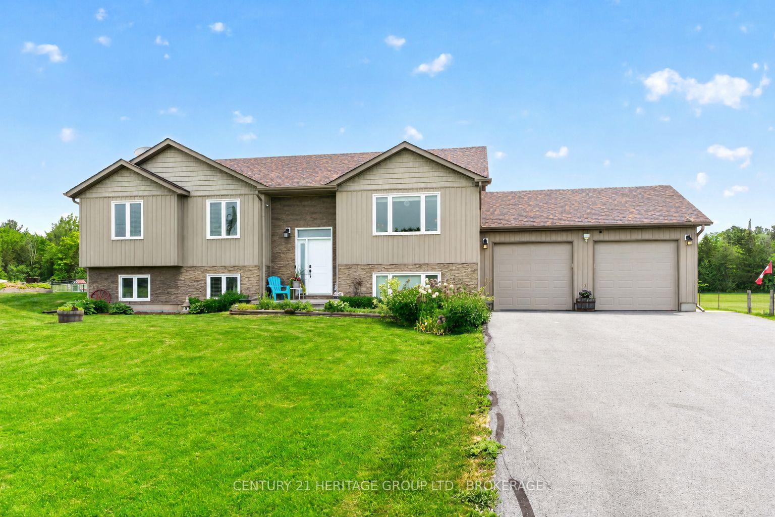 4786 North Shore Crescent, Frontenac, ON, exterior