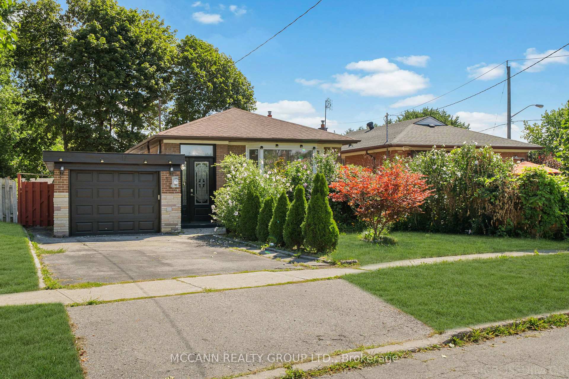 17 Barlow Road, Toronto E09, ON, exterior