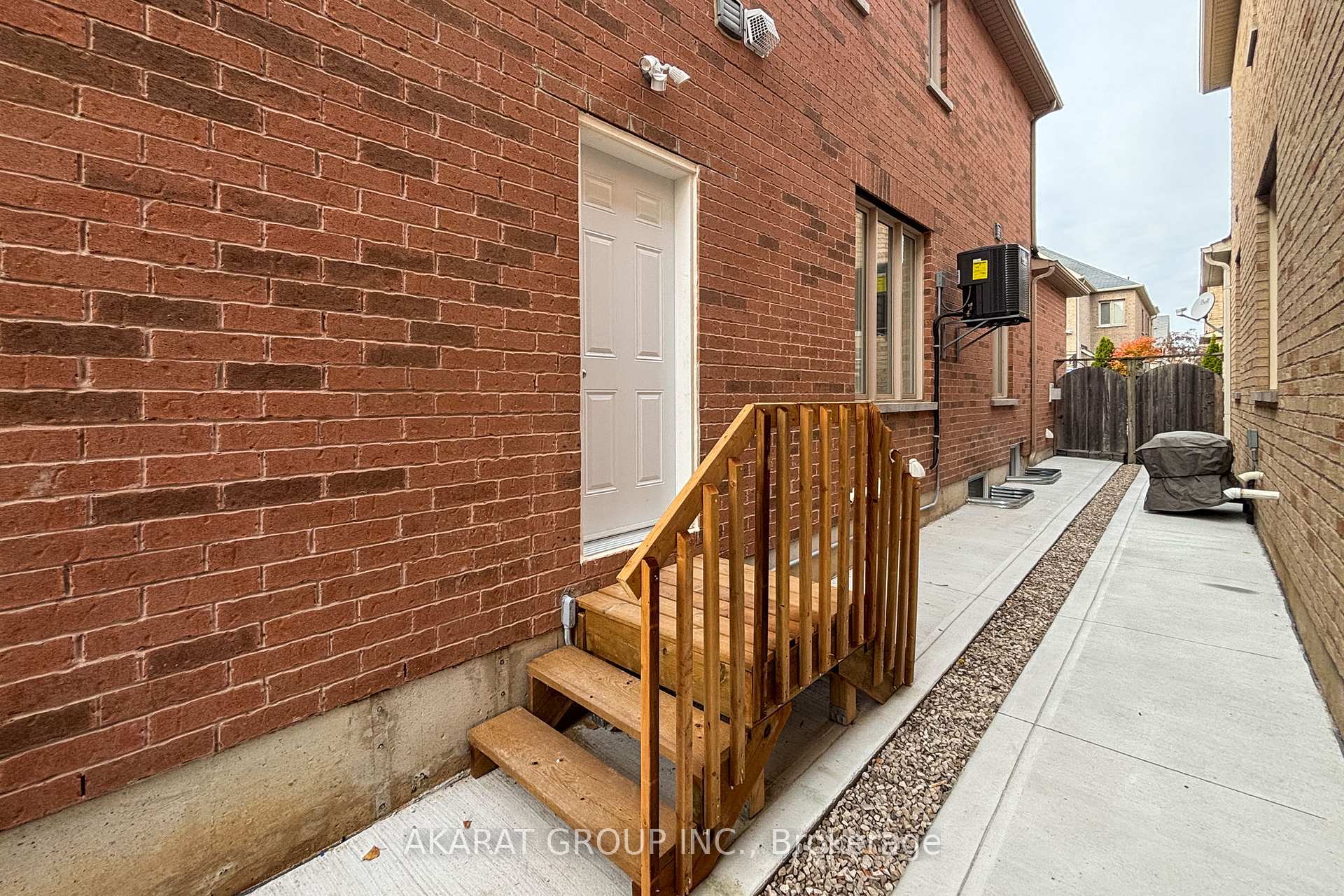 Basement Apt - 5463 Fudge Terrace, Mississauga, ON, exterior