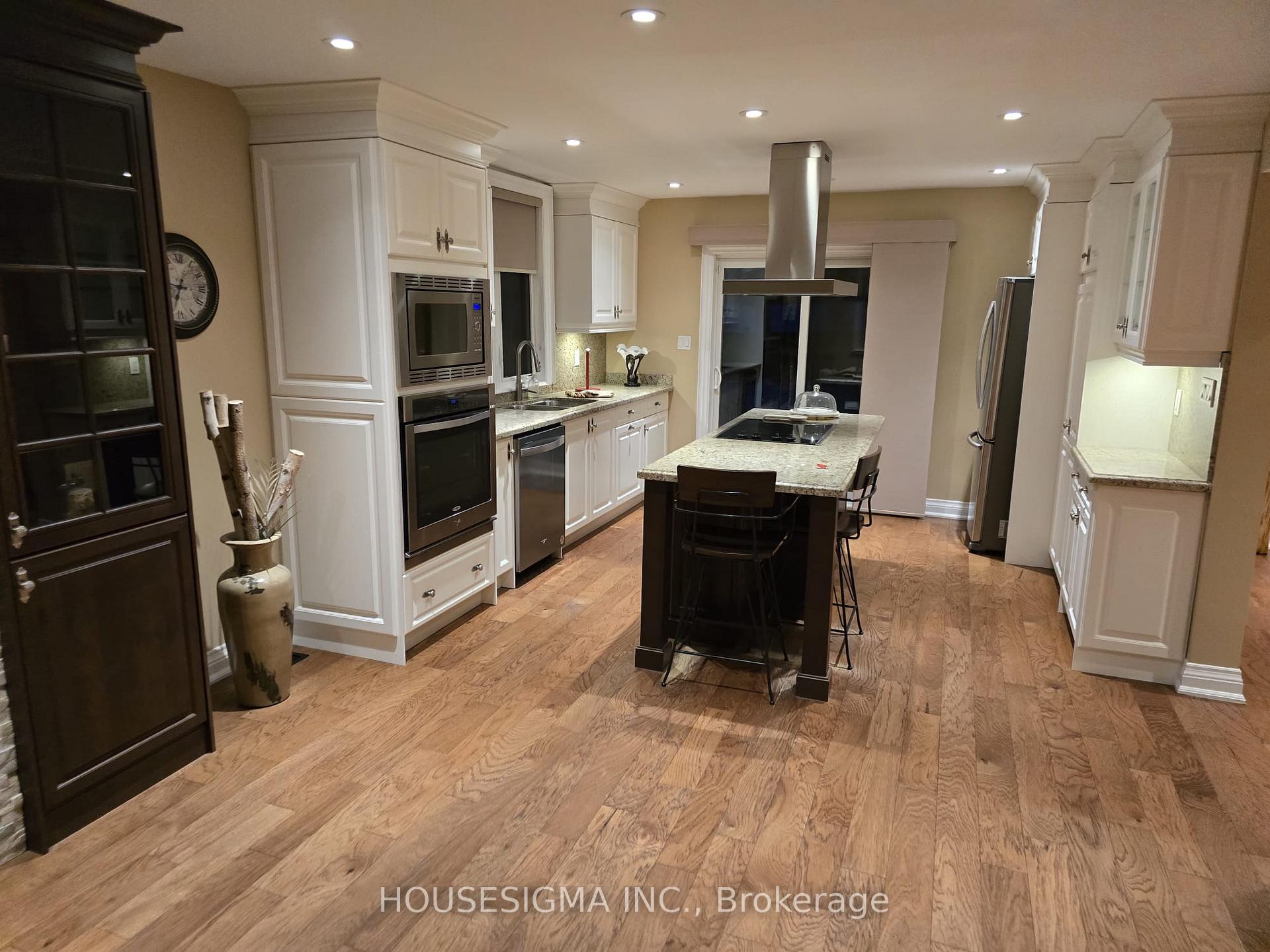 12020 Woodbine Avenue, Whitchurch-Stouffville, ON, exterior
