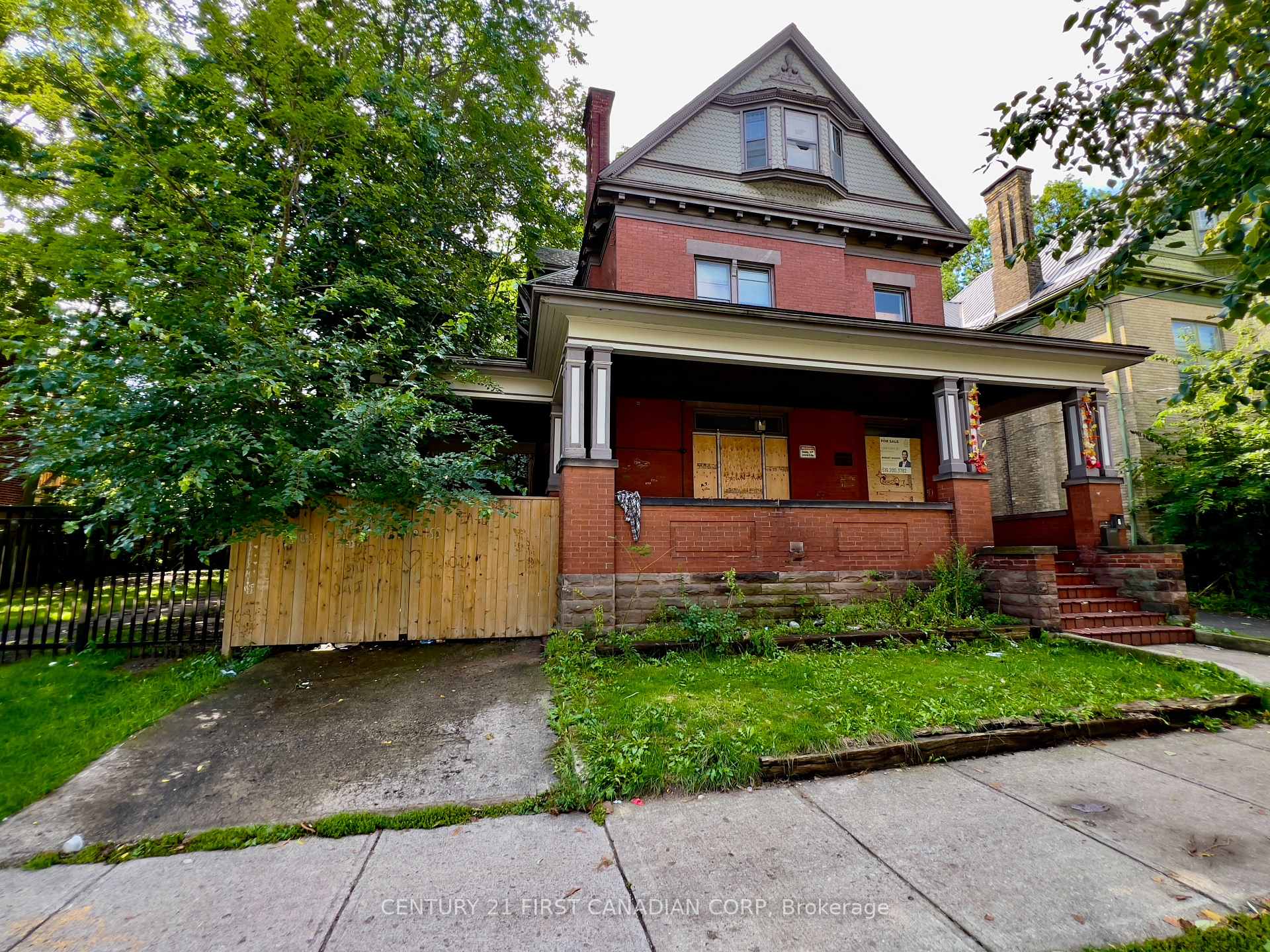 575 QUEENS Avenue, London East, ON, exterior