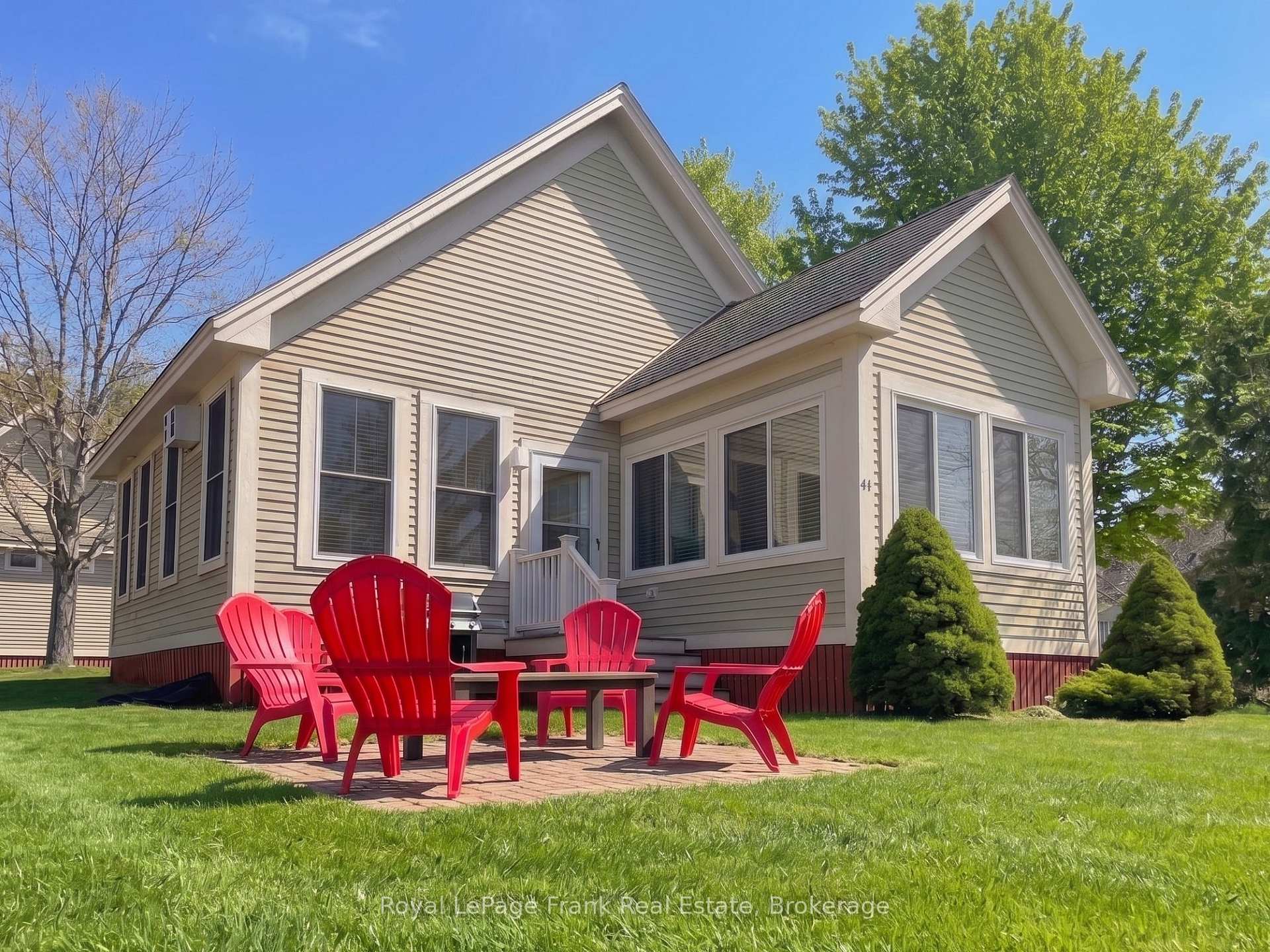 34 Meadow View Lane, Prince Edward County, ON, exterior