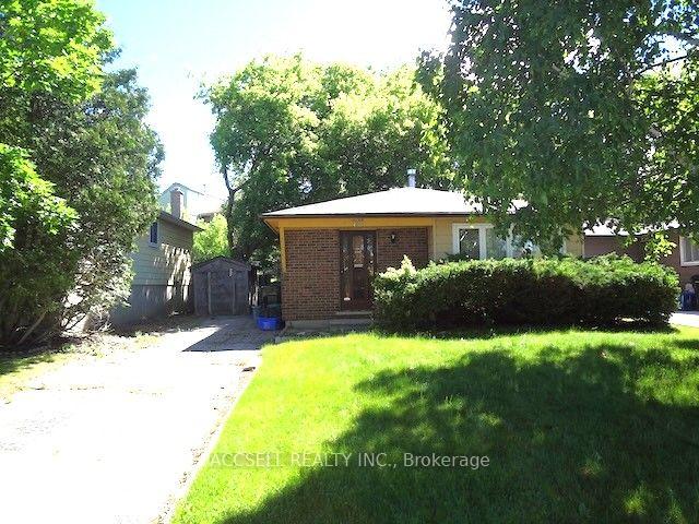 28 Harcourt Crescent, Kitchener, ON, exterior