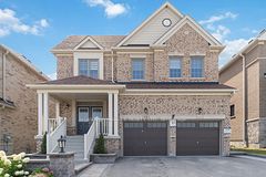 25 Pear Blossom Way, East Gwillimbury, ON, exterior