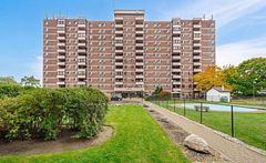 1203 - 1615 Bloor Street, Mississauga, ON, exterior