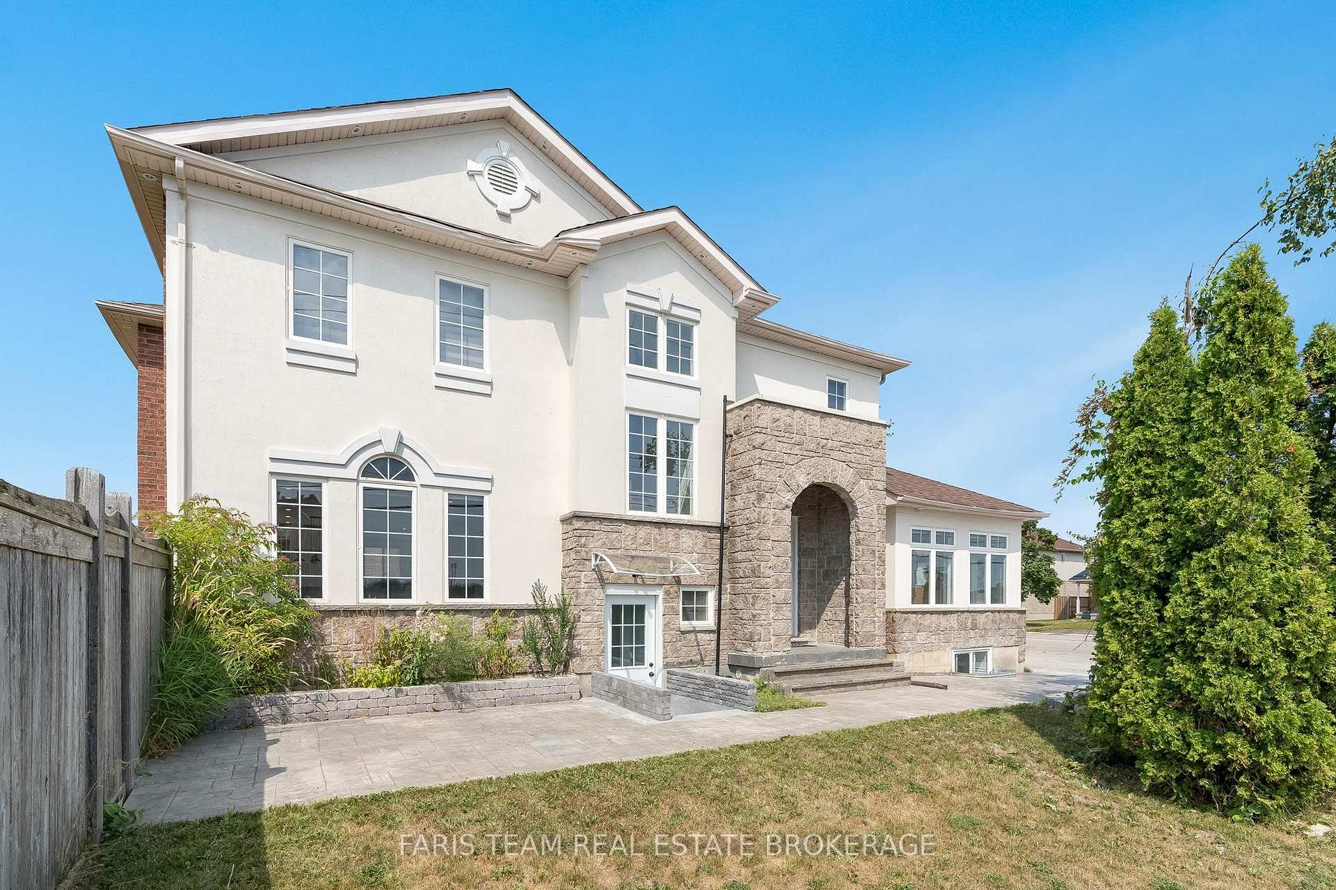 2 Vanessa Drive, Orillia, ON, exterior