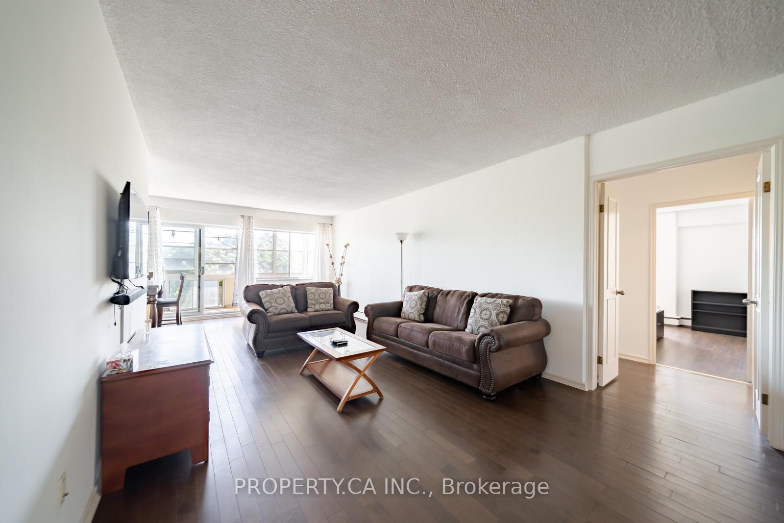404 - 45 Westmount Road N, Waterloo, ON, exterior