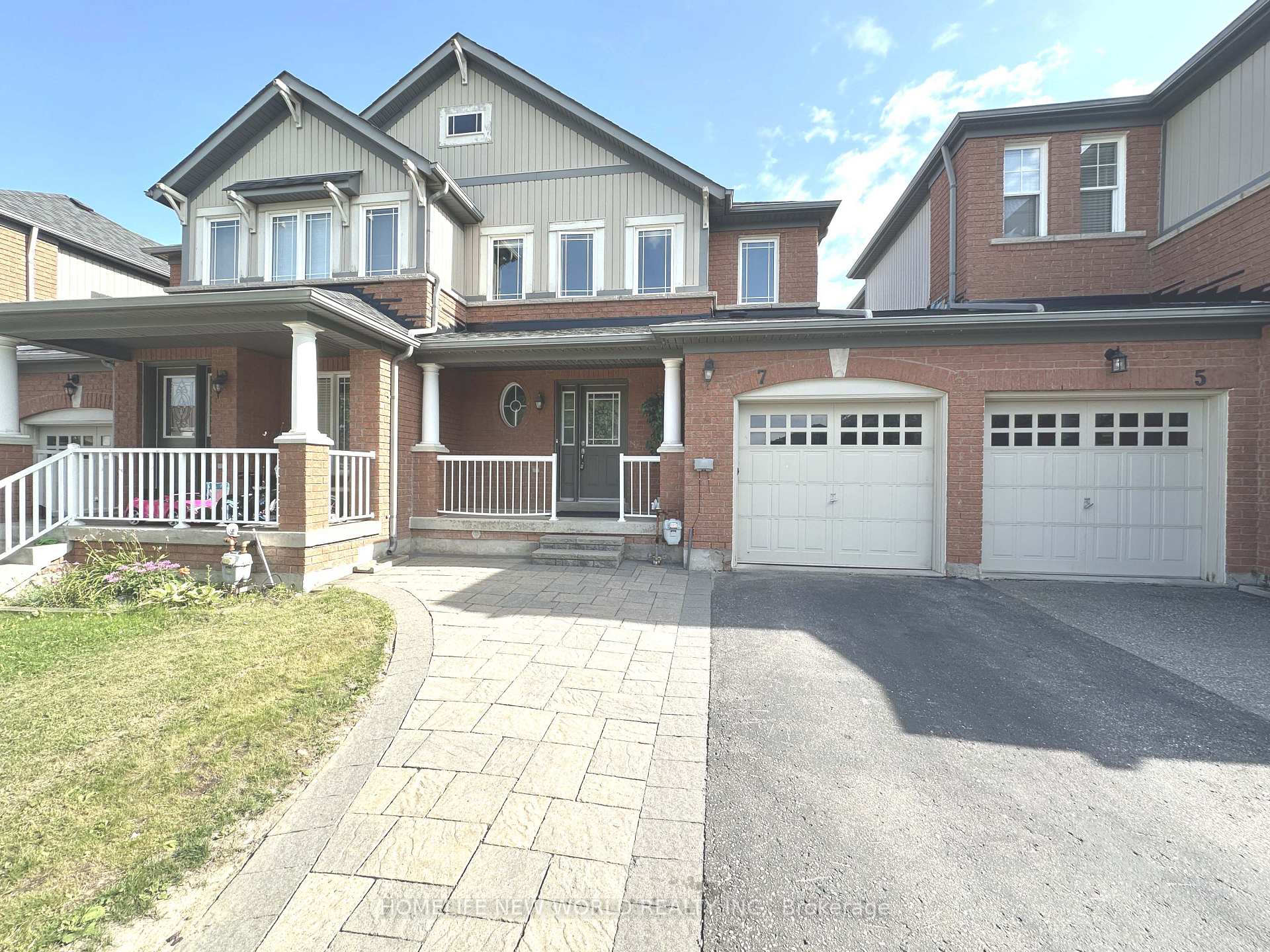 Address withheld, Richmond Hill, ON, exterior