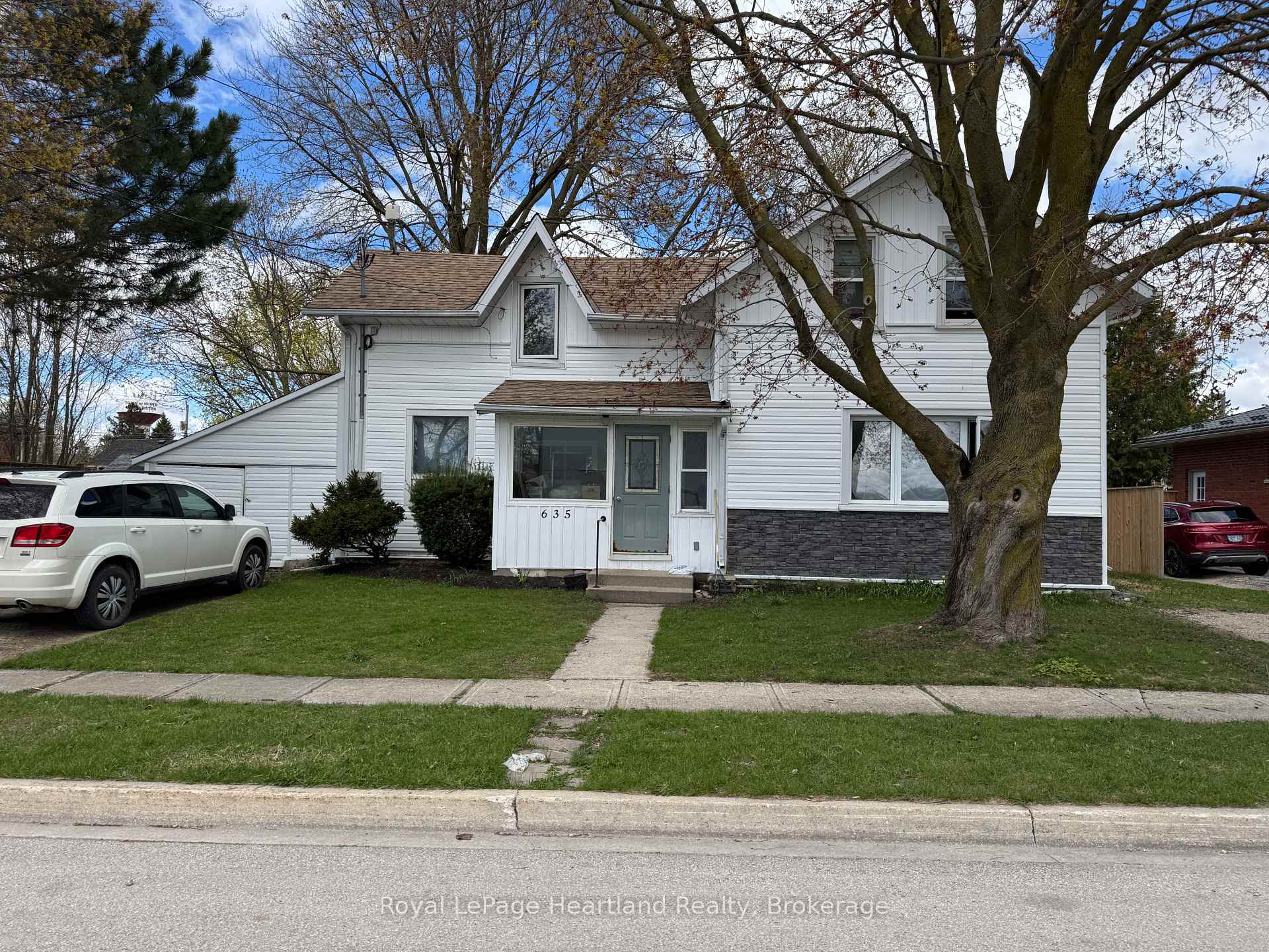 635 Yonge Street, Minto, ON, exterior