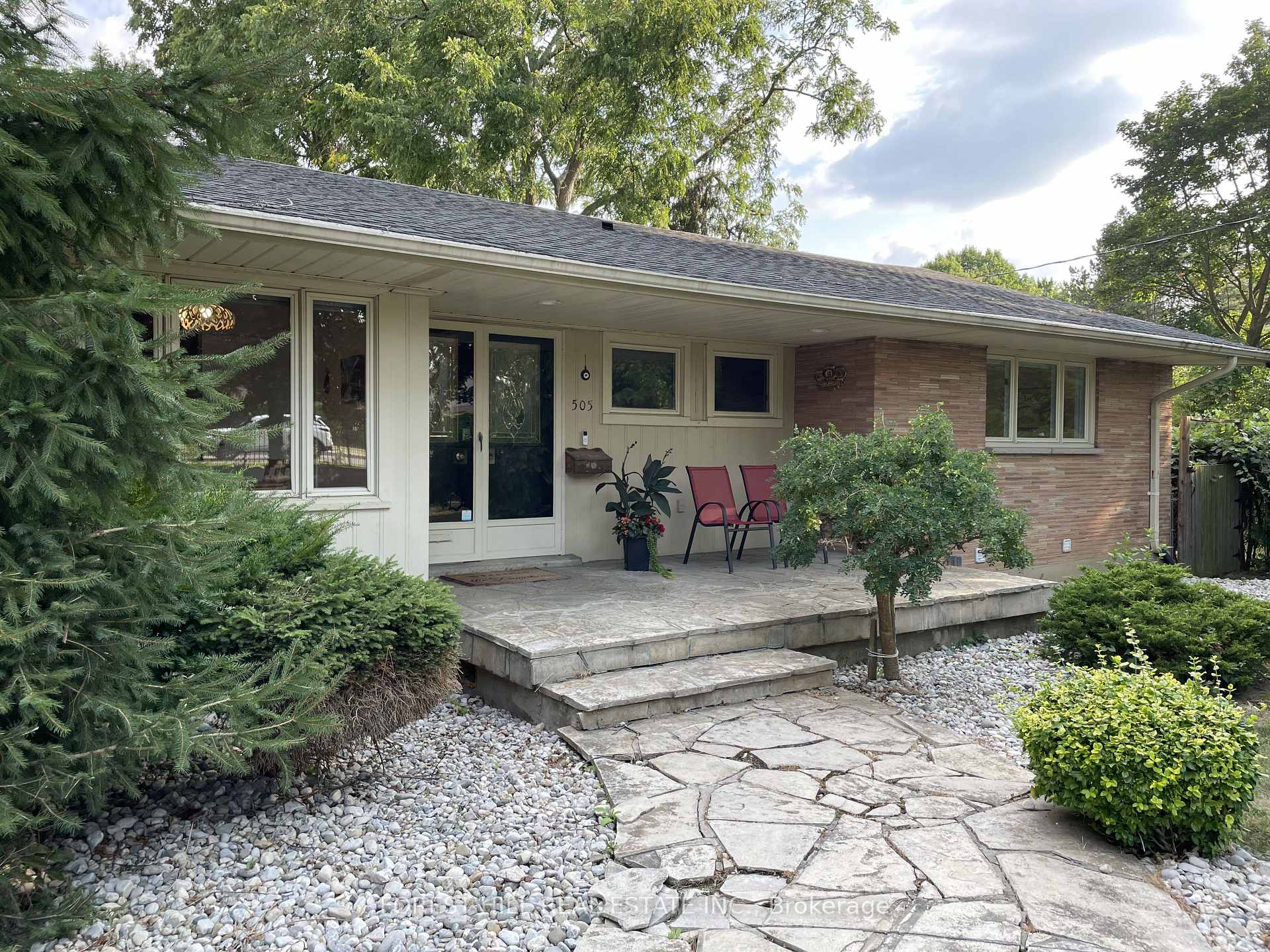 505 Fanshawe Park Road E, London North, ON, exterior