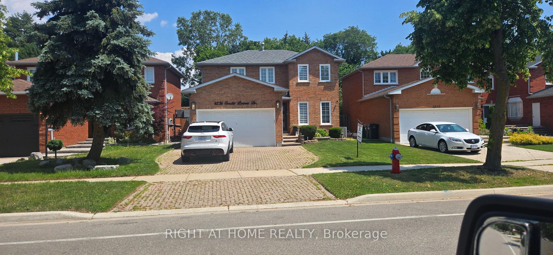 4236 Credit Pointe Drive, Mississauga, ON, exterior