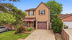 3 Twinoaks Crescent, Hamilton, ON, exterior