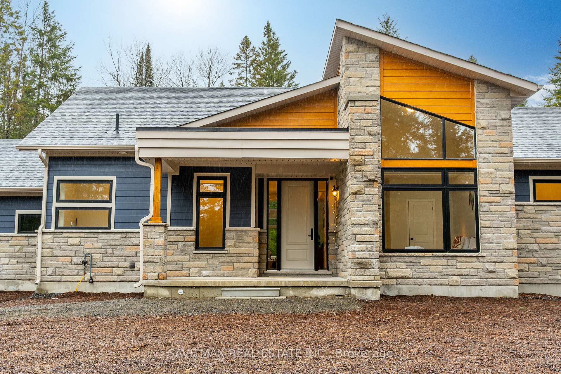 1049 Greensview Drive, Lake of Bays, ON, exterior