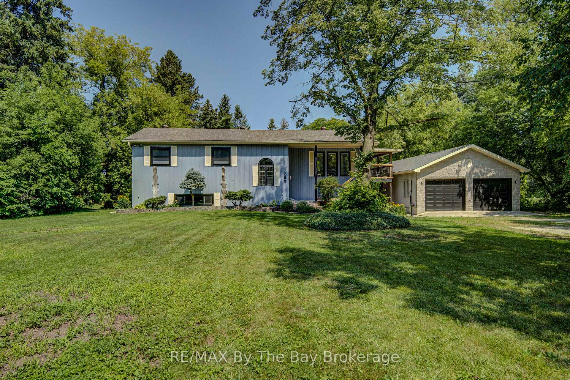 258 Sunnidale Street, Clearview, ON, exterior
