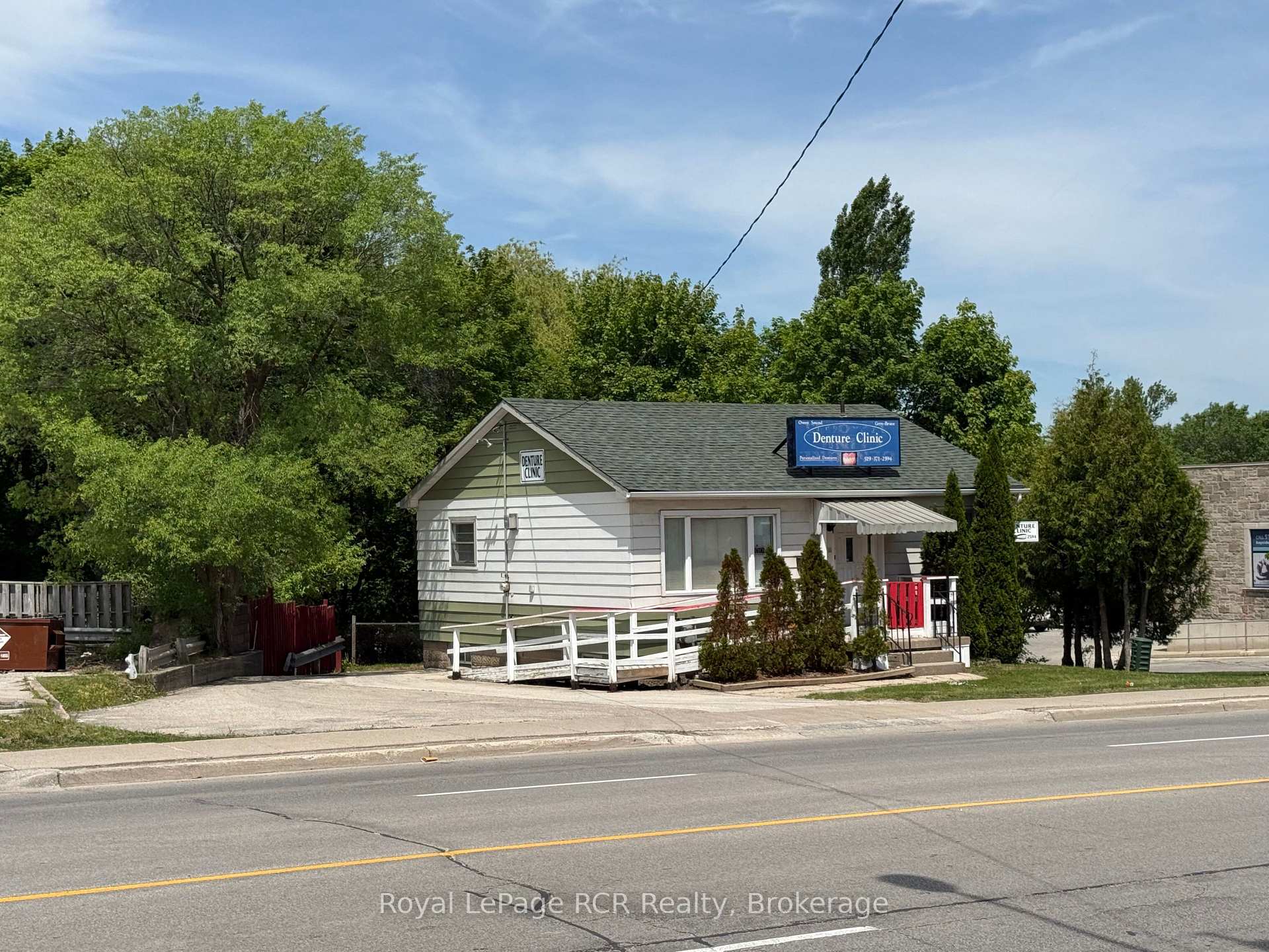 1514 9th Avenue E, Owen Sound, ON, exterior