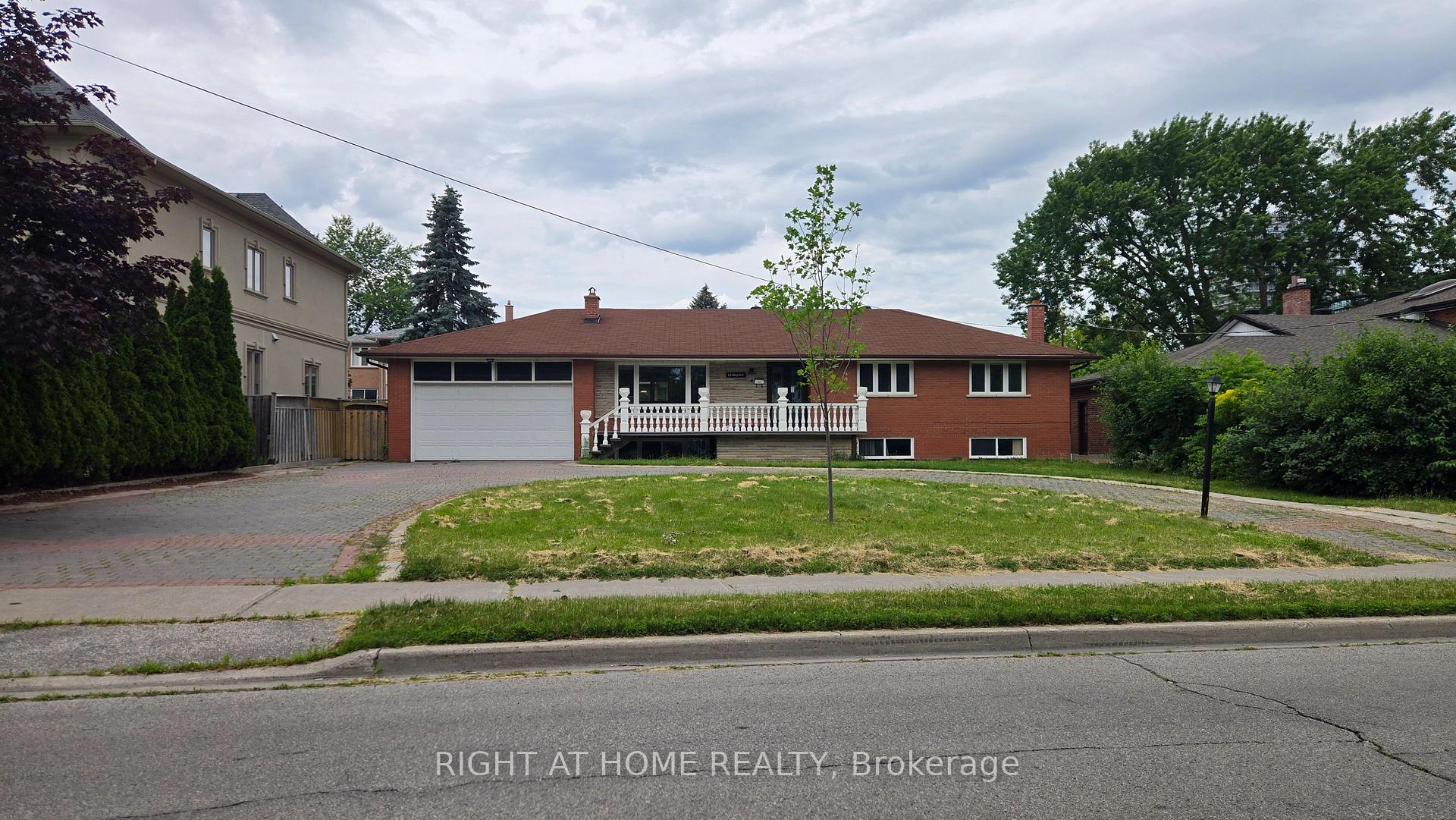 20 May Avenue, Richmond Hill, ON, exterior