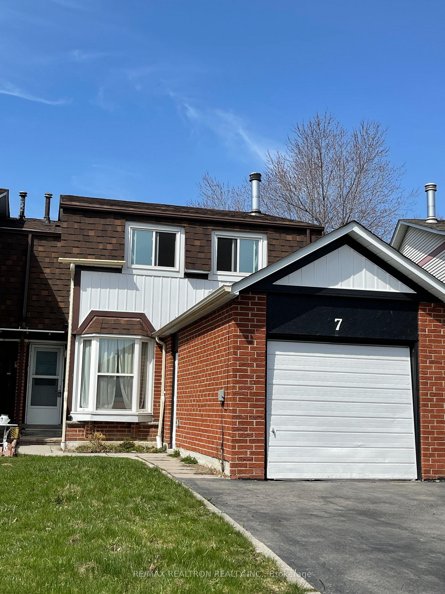 7 Barnwell Drive, Toronto E07, ON, exterior