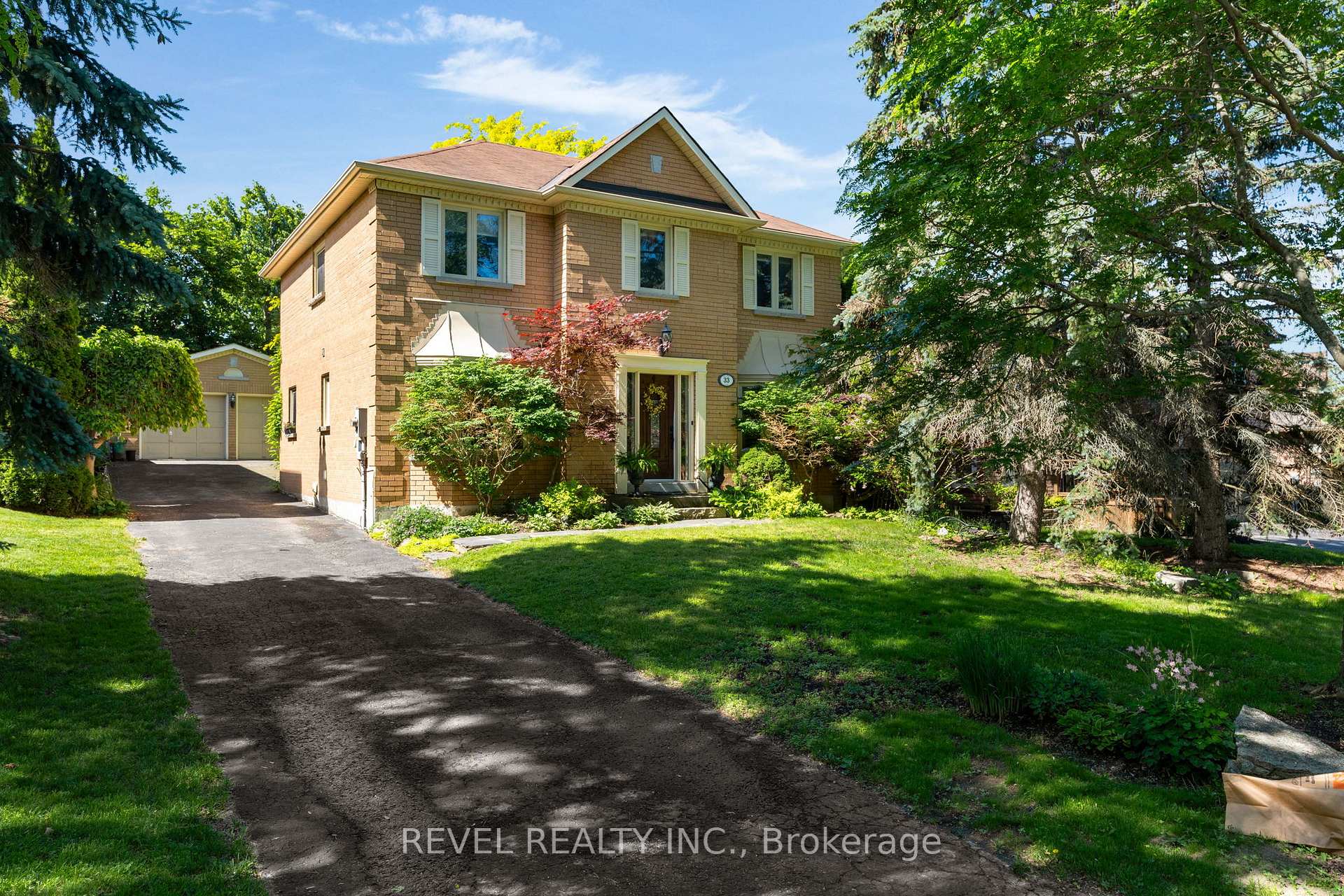 33 Falling Brook Drive, Barrie, ON, exterior