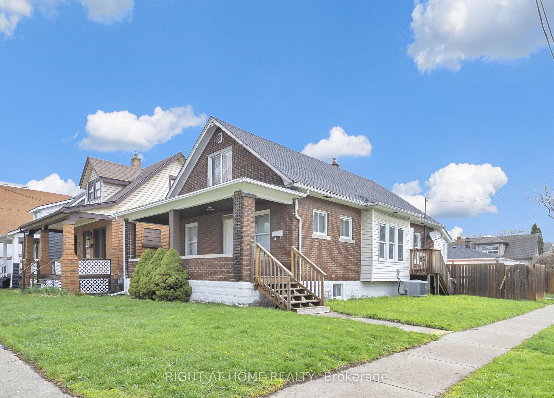 3497 Peter Street, Windsor, ON, exterior