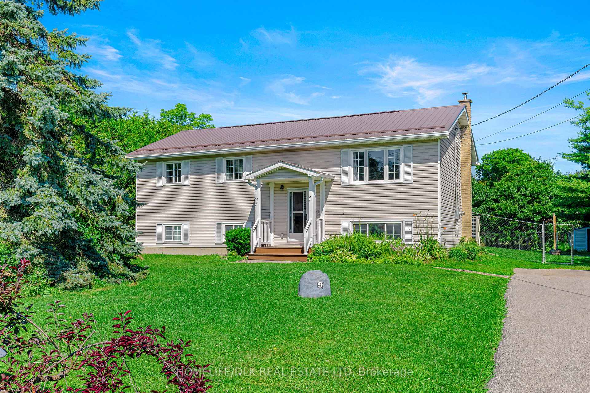 9 Peryl Road, Front of Yonge, ON, exterior