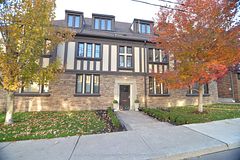 27 Mossom Road W, Toronto W01, ON, exterior