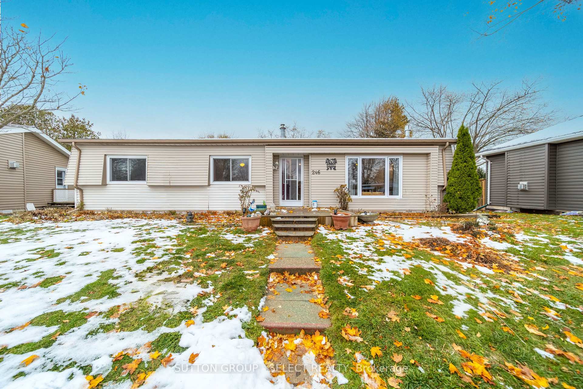 246 Southwinds Court, South Huron, ON, exterior