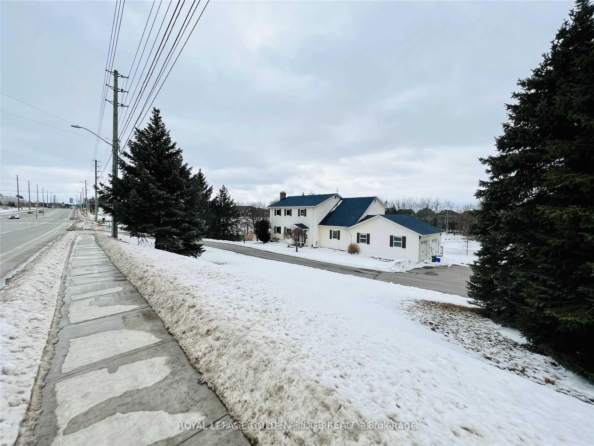 15482 Leslie Street, Aurora, ON, exterior