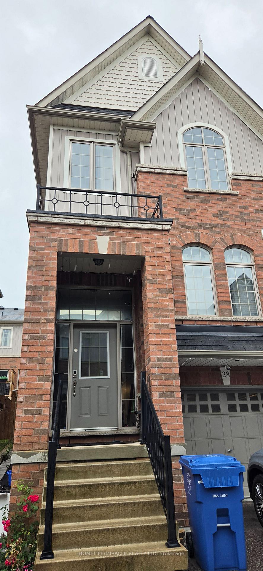 28 - 60 First Street, Orangeville, ON, exterior