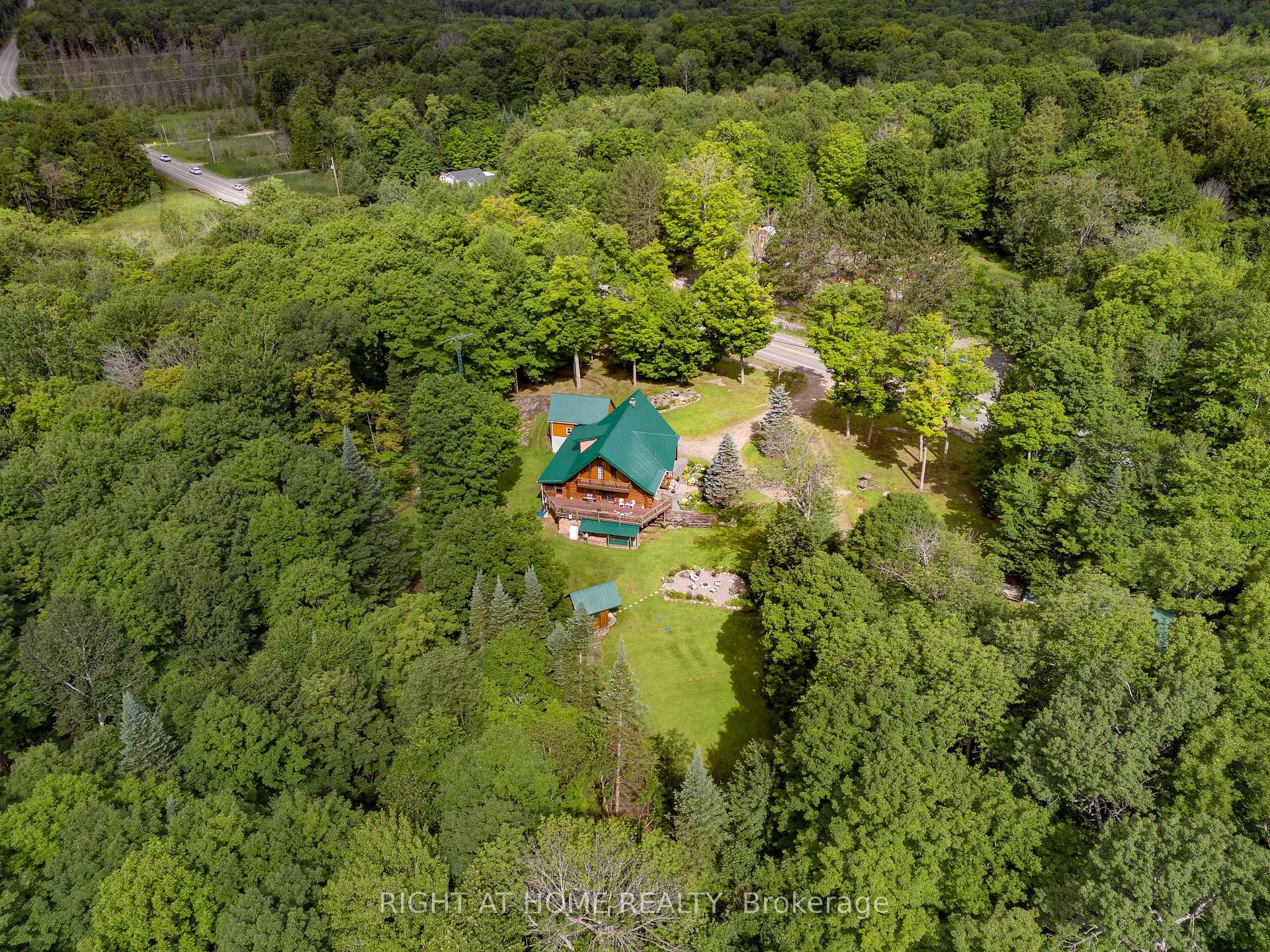 1696 Highway 118 N/A E, Bracebridge, ON, exterior