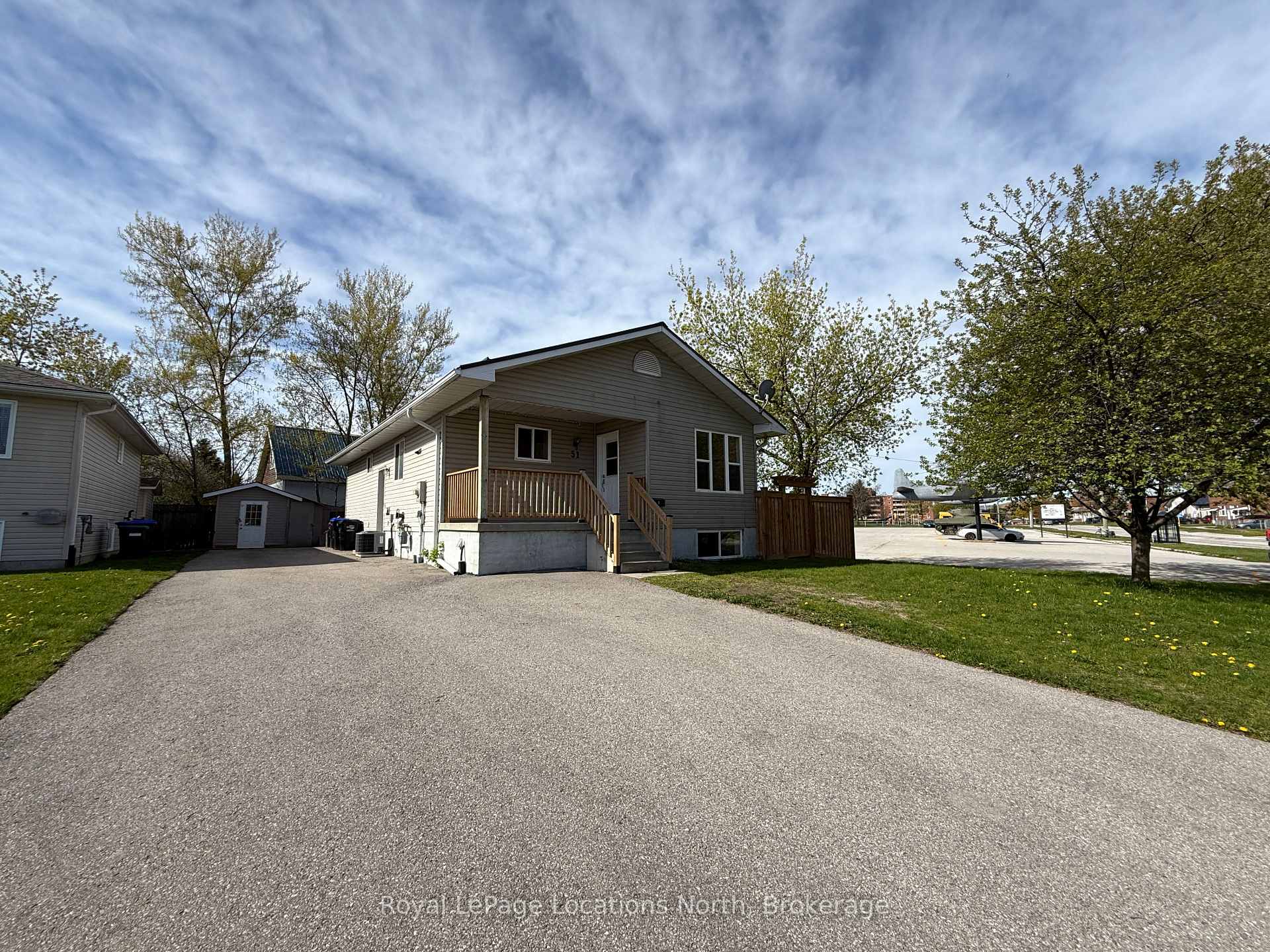 LOWER - 51 Raglan Street, Collingwood, ON, exterior