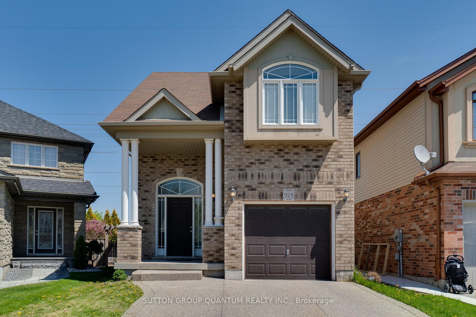 928 Dunblane Court, Kitchener, ON, exterior