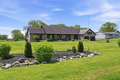 875 Brawley Road W, Whitby, ON, exterior