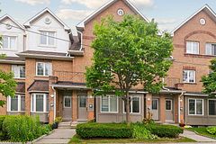 25 Hedge End Road, Toronto E11, ON, exterior
