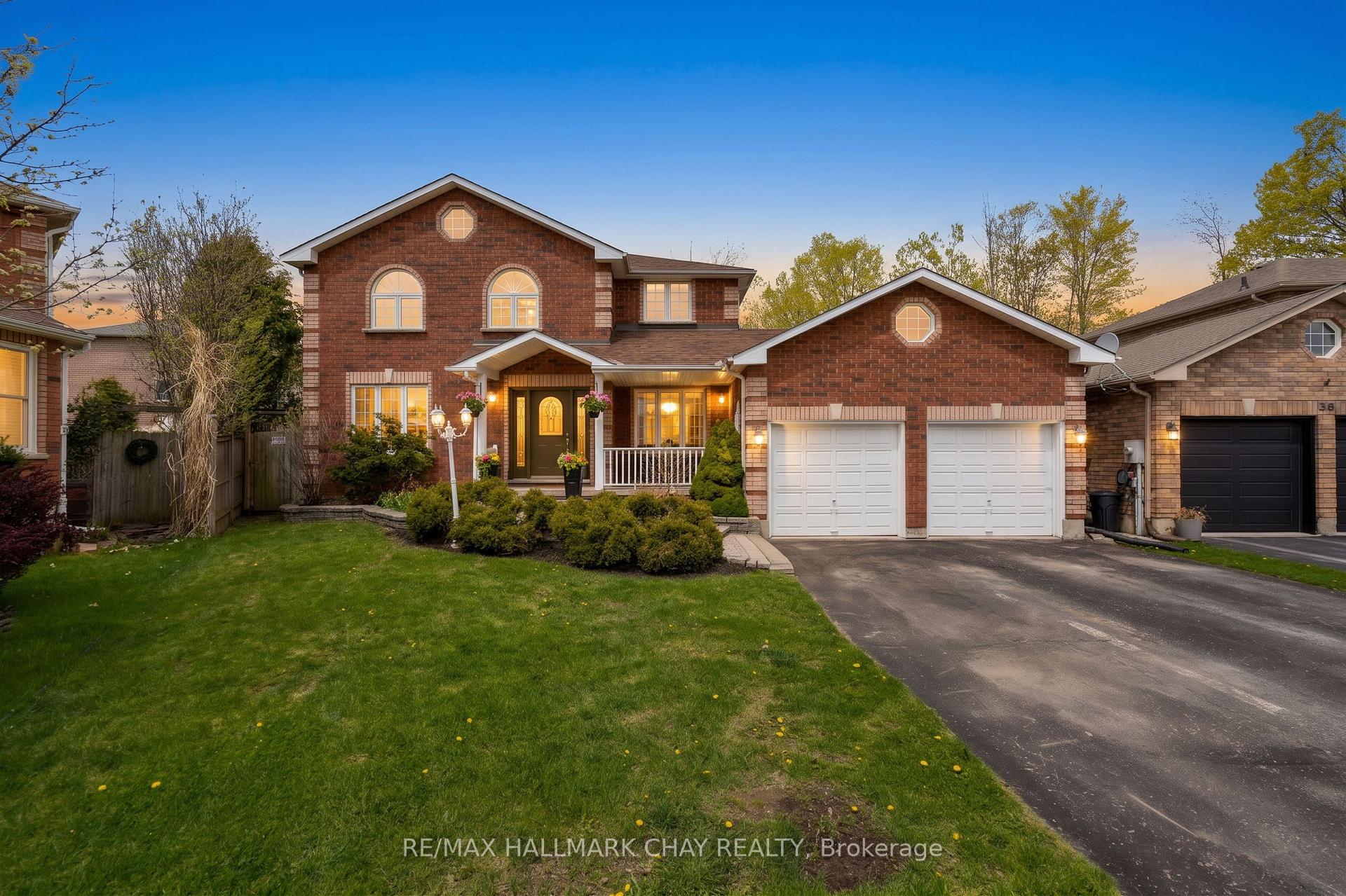 34 Crompton Drive, Barrie, ON, exterior