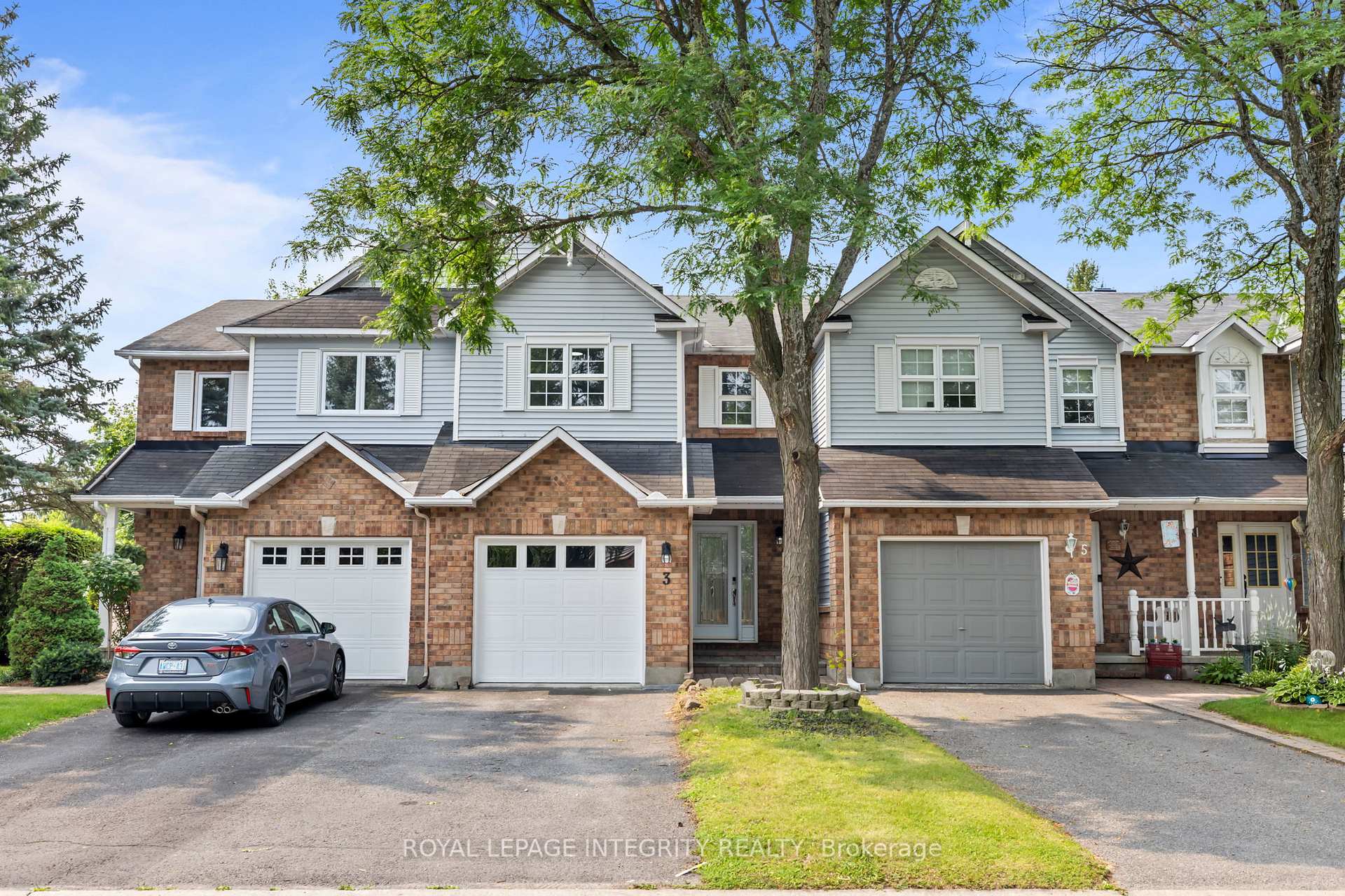 3 Kalbrook Street, Kanata, ON, exterior