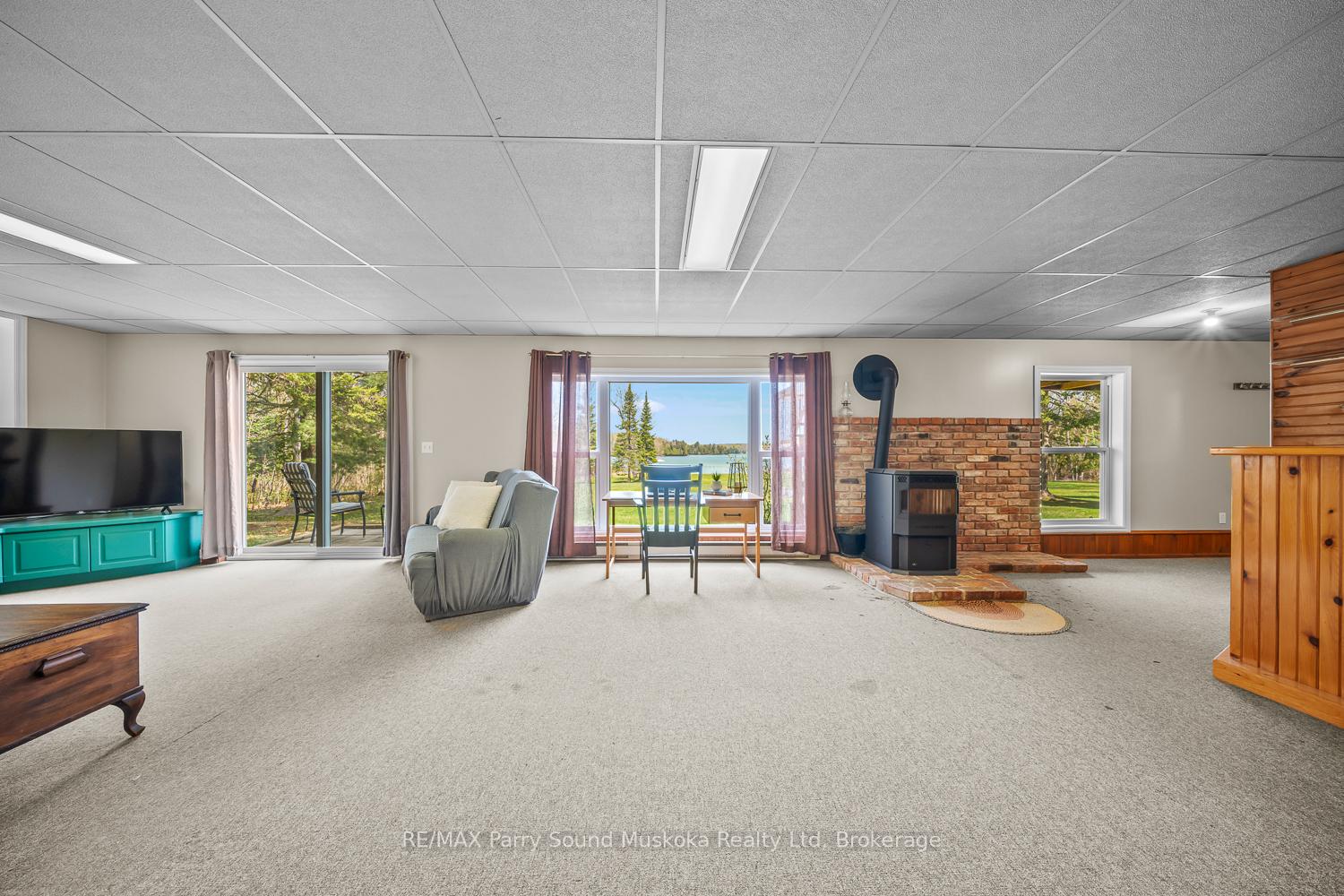 258 Lakeside Trail, Magnetawan, ON, exterior